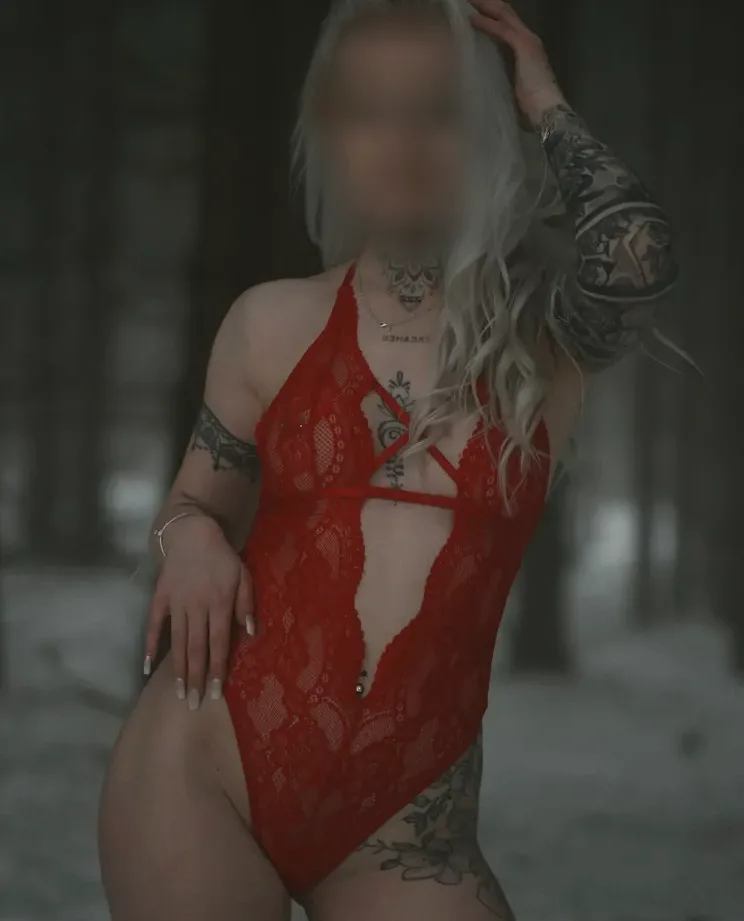 Celina, 26