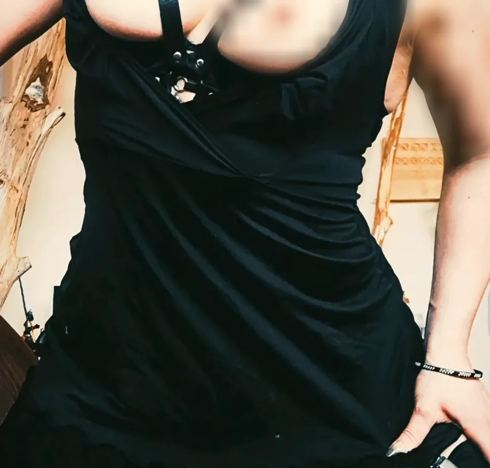 Emma, 36