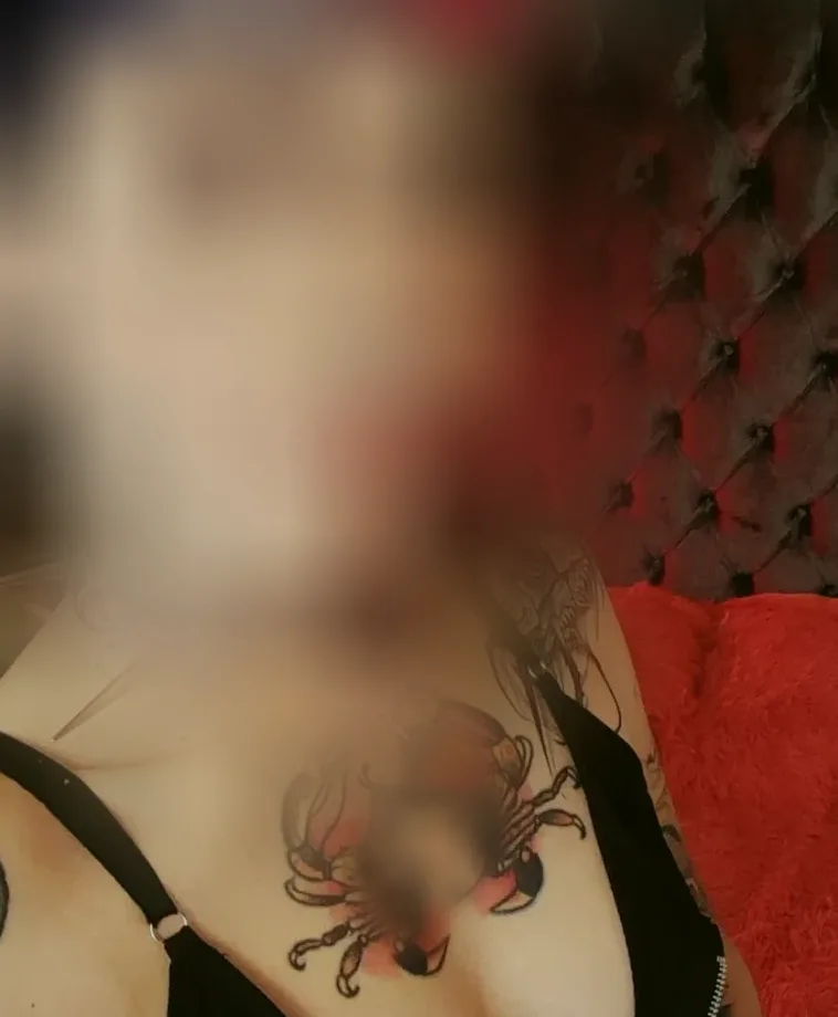 Paula, 27