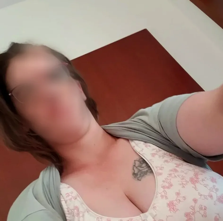 Sophie, 35